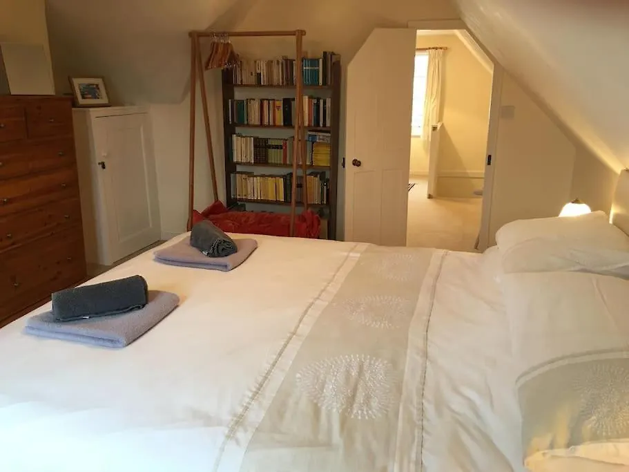 Stunning Town House With Parking, Fire, Games Room Topsham 0*,  United Kingdom